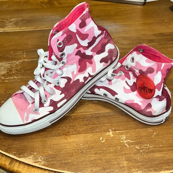 Pink camouflage converse new arrivals